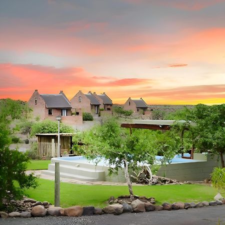 Teri-Lemveli Lodge Бофорт-Уэст Экстерьер фото