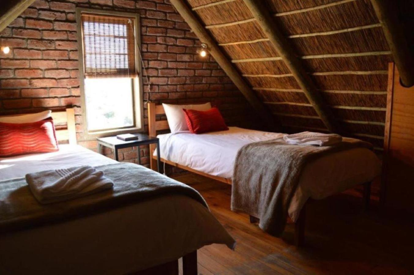 Teri-Lemveli Lodge Бофорт-Уэст Экстерьер фото