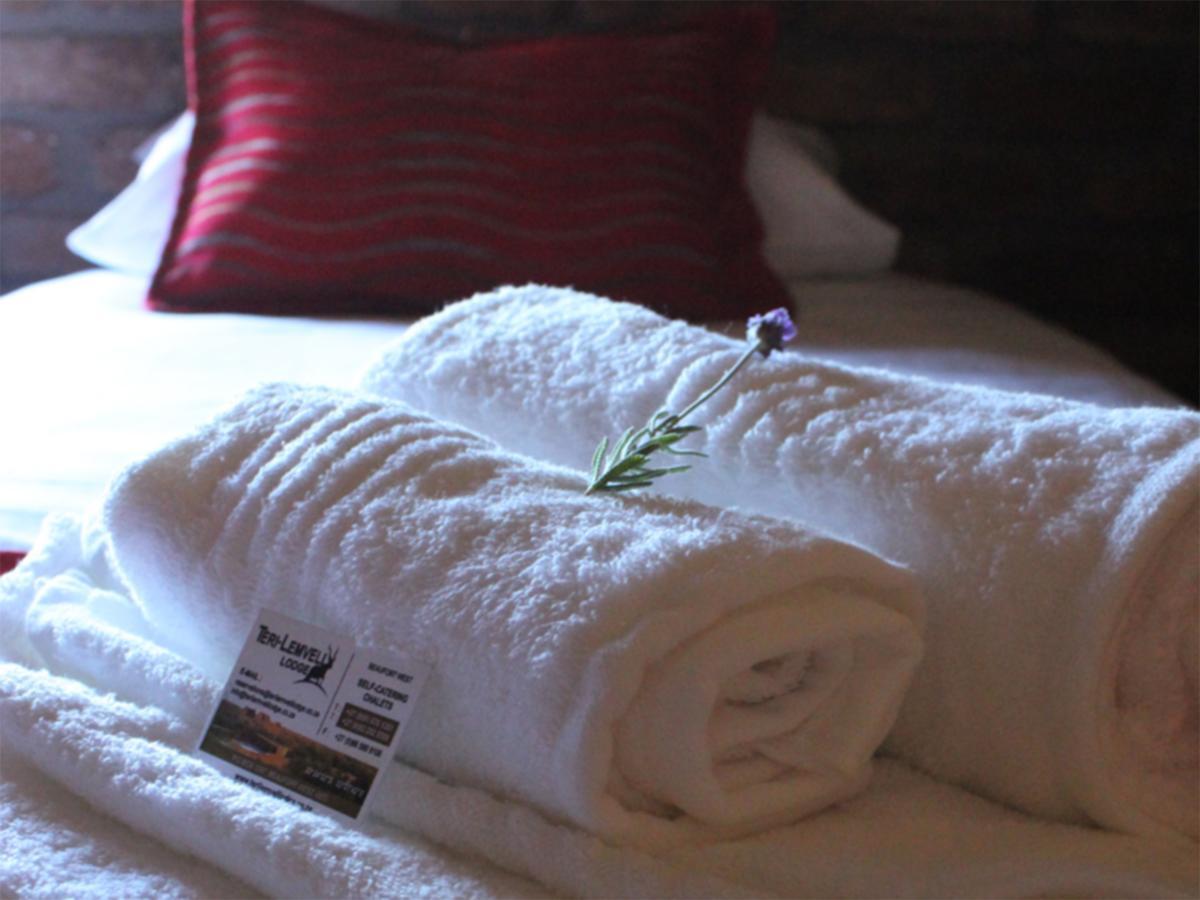 Teri-Lemveli Lodge Бофорт-Уэст Экстерьер фото