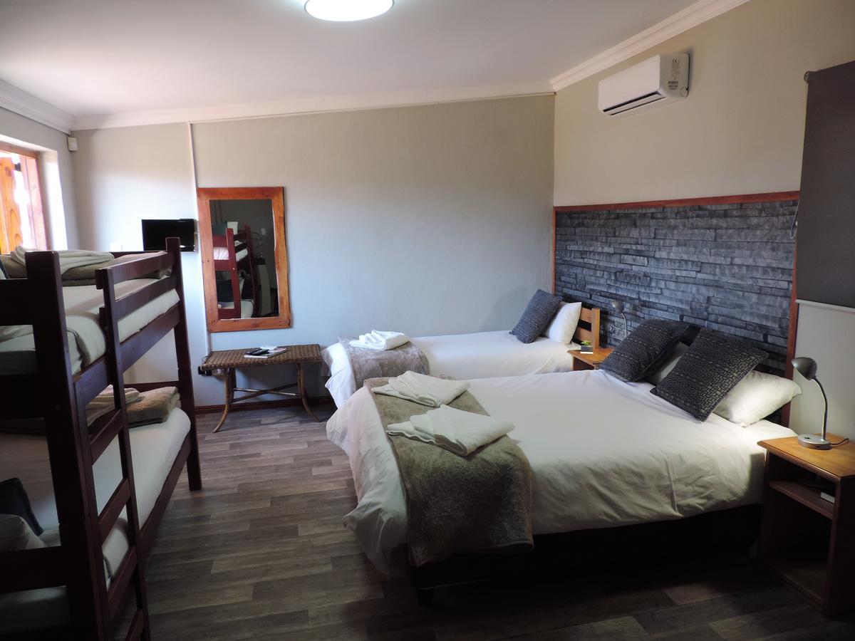 Teri-Lemveli Lodge Бофорт-Уэст Экстерьер фото