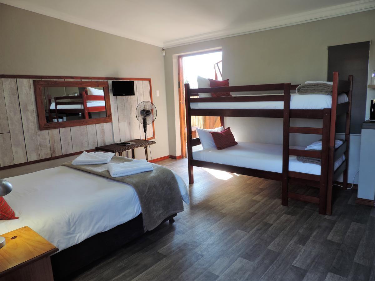 Teri-Lemveli Lodge Бофорт-Уэст Экстерьер фото